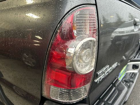 Used 2013 Toyota Tacoma PreRunner w/ SR5 Pkg image 35