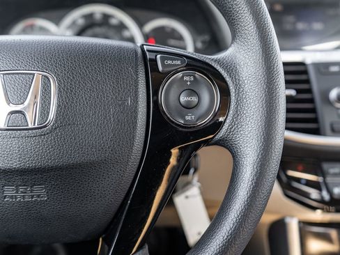 Used 2017 Honda Accord LX image 23