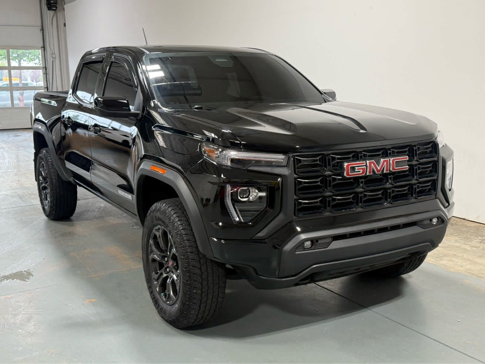 Used 2024 GMC Canyon Elevation w/ Convenience Package AWD/4WD image 5