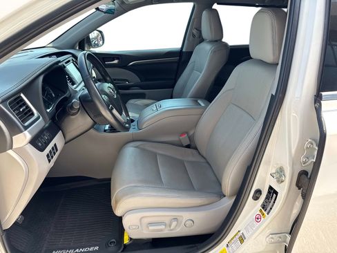 Used 2019 Toyota Highlander Limited Platinum image 22