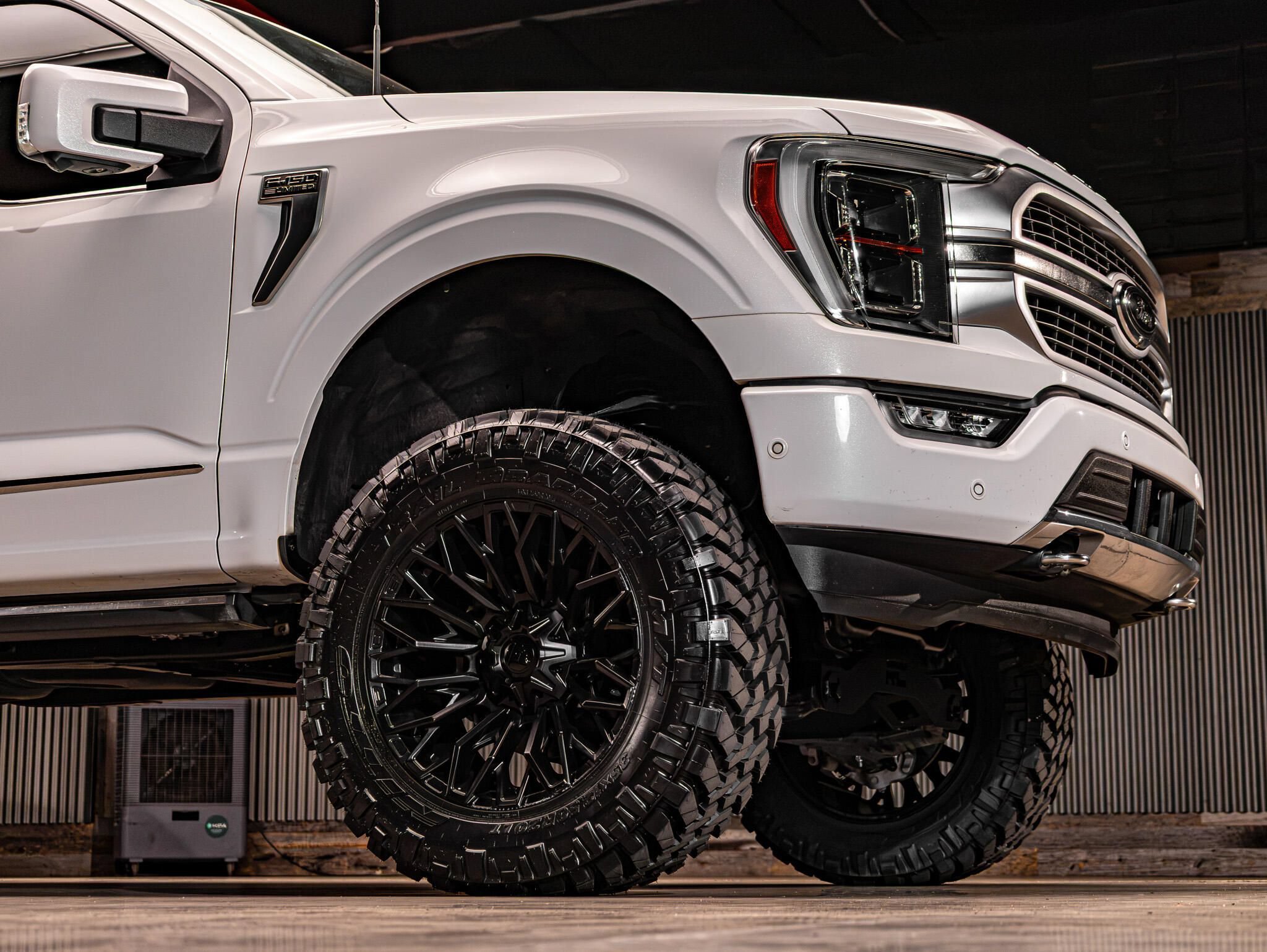 Used 2022 Ford F150 Limited AWD/4WD image 16