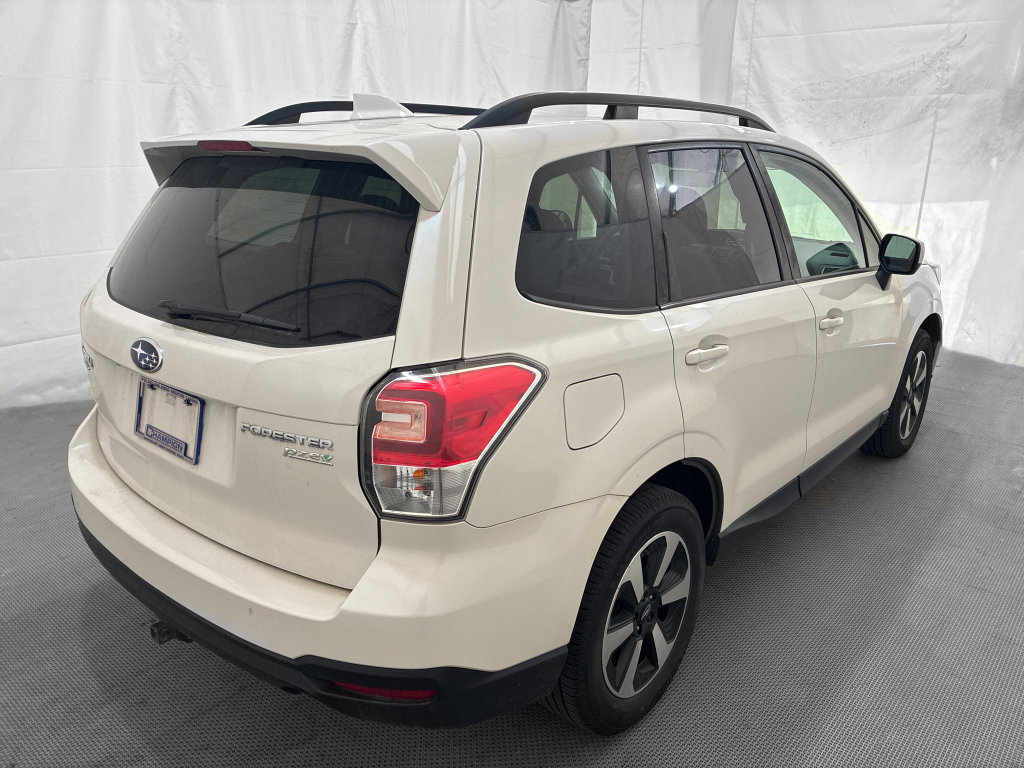 Used 2017 Subaru Forester 2.5i Premium w/ All-Weather Package AWD/4WD image 6