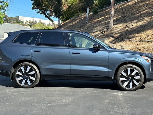 New 2025 Volvo EX90 Plus AWD/4WD image 3