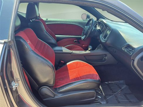 Used 2017 Dodge Challenger SRT Hellcat RWD image 13