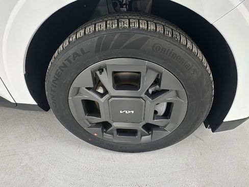 New 2026 Kia Carnival EX image 9