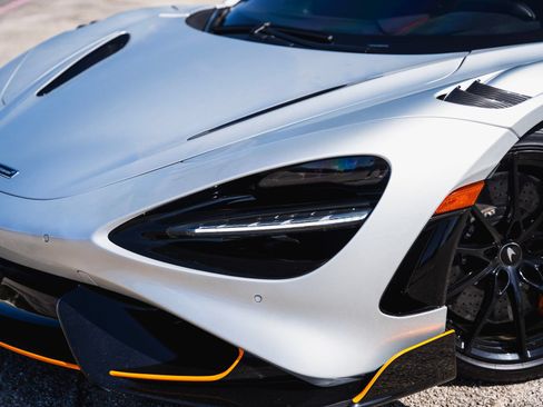 Used 2021 McLaren 765LT RWD image 9