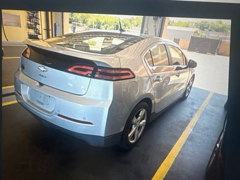 Used 2014 Chevrolet Volt w/ Enhanced Safety Package 1 FWD image 3