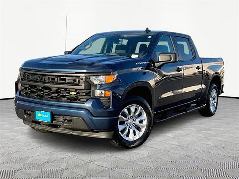 Used 2022 Chevrolet Silverado 1500 Custom image 3