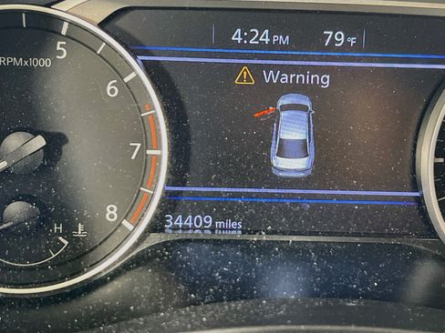 Used 2023 Nissan Altima 2.5 SV FWD image 12