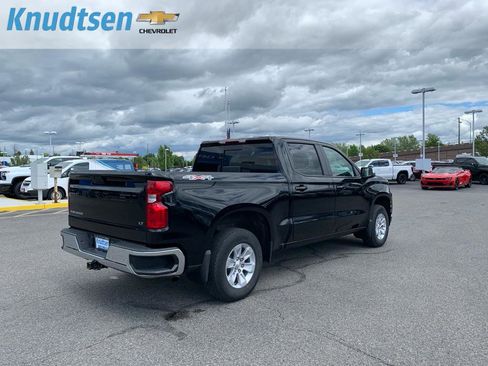 Used 2022 Chevrolet Silverado 1500 LT w/ Convenience Package II AWD/4WD image 7