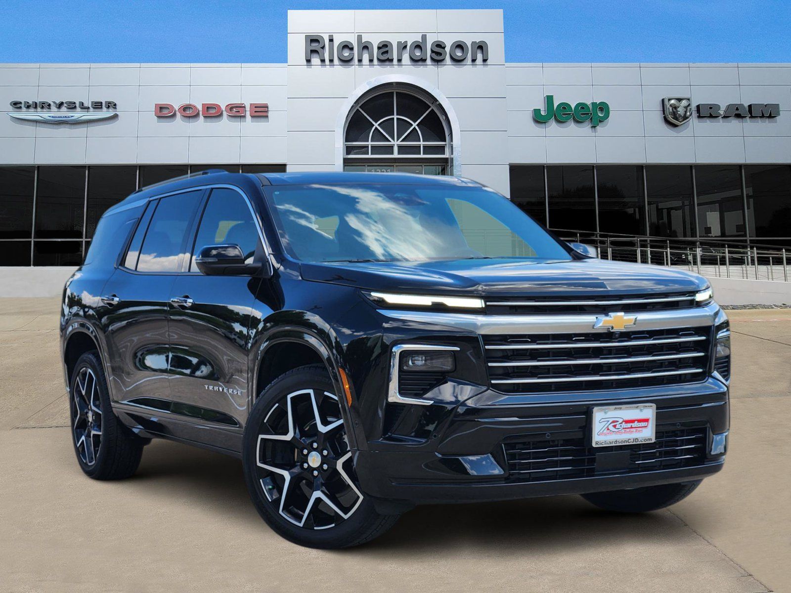 Used 2026 Chevrolet Traverse High Country w/ LPO, Floor Liner Package FWD image 1