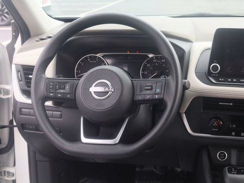 Used 2023 Nissan Rogue SV AWD/4WD image 24