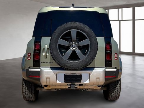 Used 2024 Land Rover Defender 110 S image 4