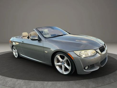 Used 2011 BMW 335i Convertible RWD image 2