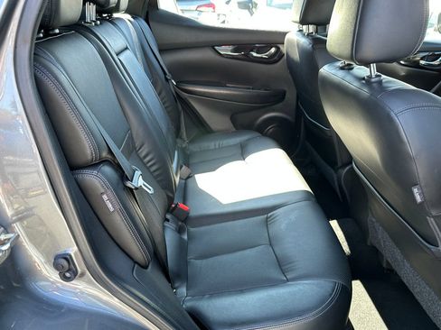 Used 2022 Nissan Rogue Sport SL FWD image 18