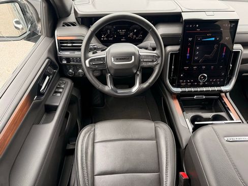 Used 2025 GMC Yukon XL Denali AWD/4WD image 27
