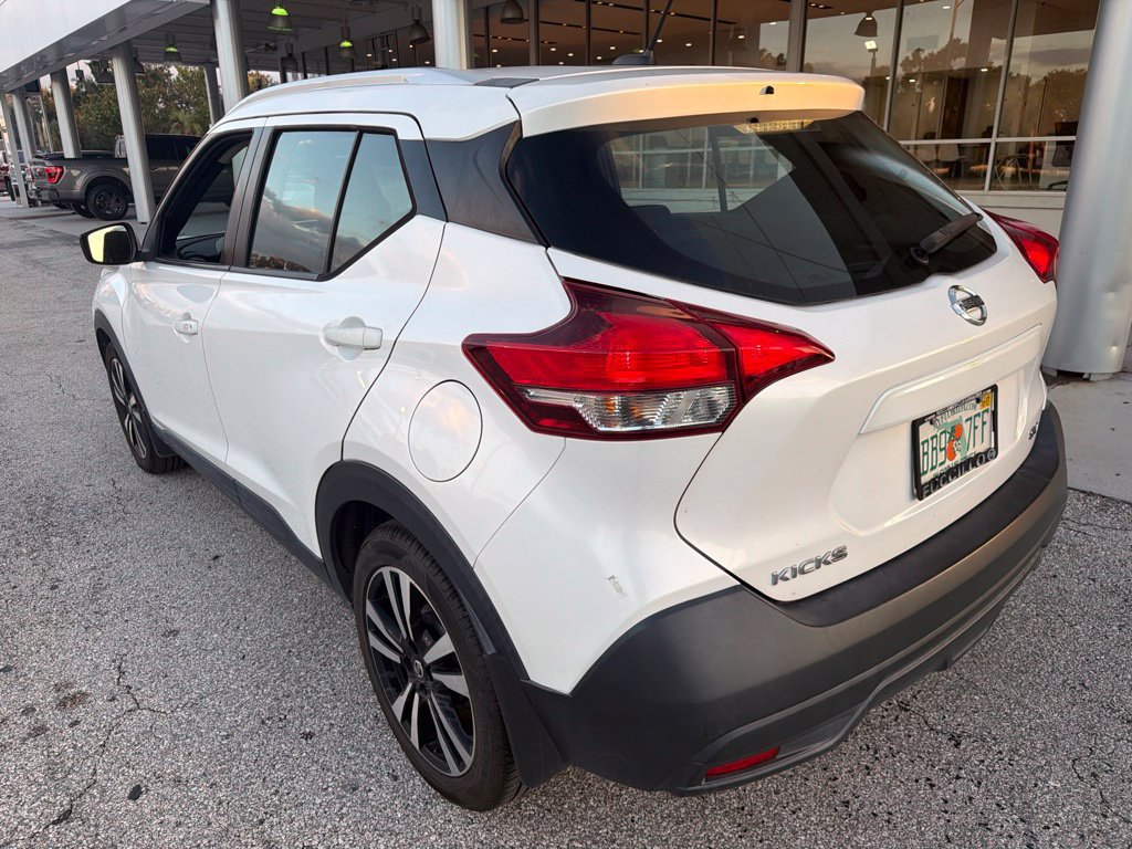 Used 2018 Nissan Kicks SV FWD image 13