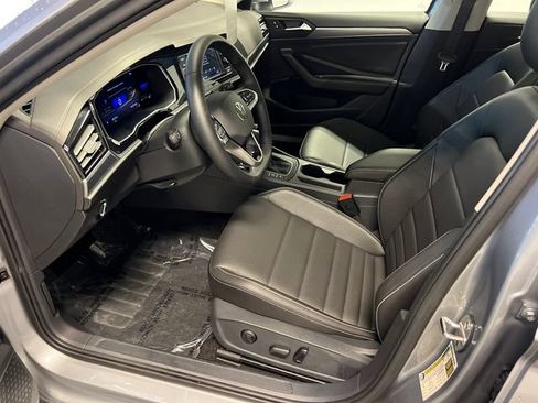 Certified 2024 Volkswagen Jetta SE FWD image 6