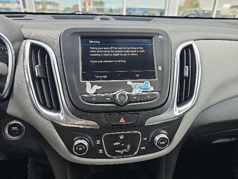 Used 2020 Chevrolet Equinox LS w/ LS Convenience Package FWD image 17