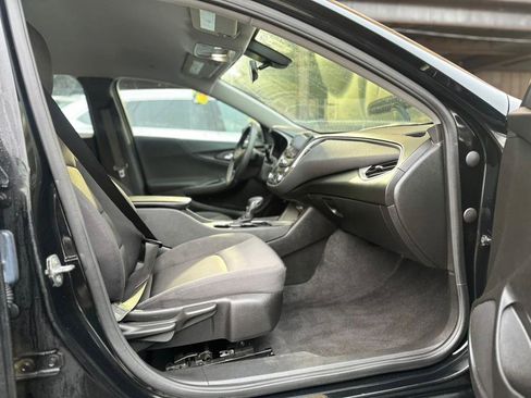 Used 2022 Chevrolet Malibu LT image 16