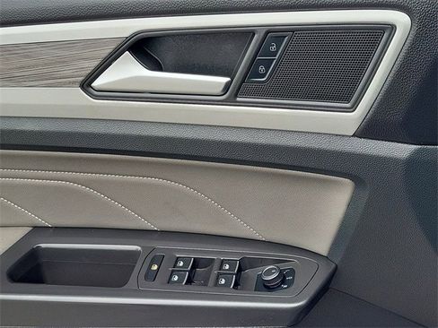 Used 2022 Volkswagen Atlas Cross Sport SE image 21