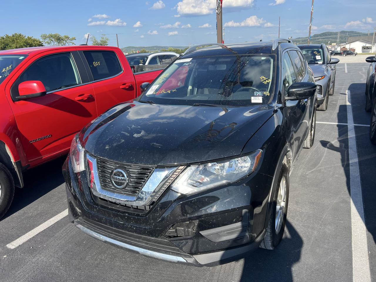 Used 2018 Nissan Rogue SV w/ Sun & Sound Touring Package AWD/4WD image 1