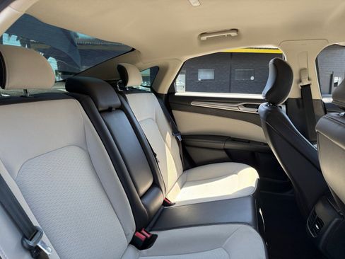 Used 2019 Ford Fusion SE w/ Equipment Group 151A image 18