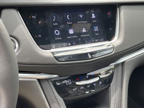 New 2025 Cadillac XT6 Luxury image 24