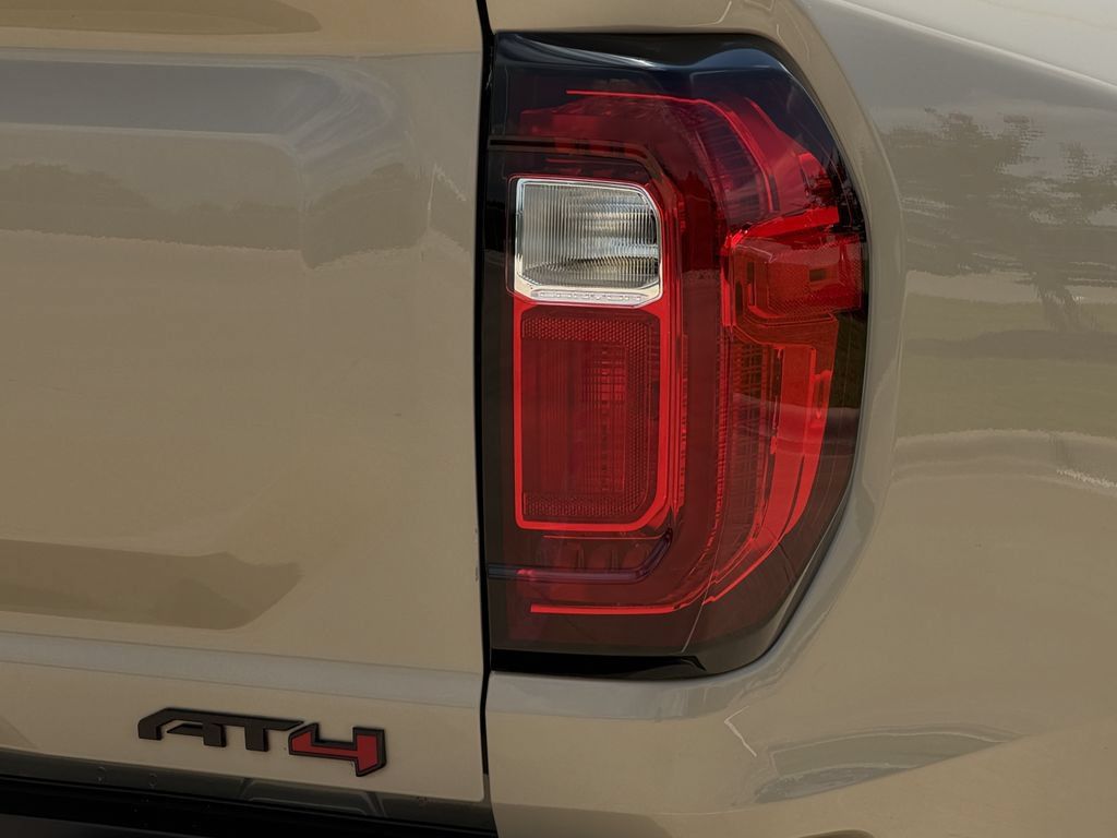 Used 2024 GMC Canyon AT4 w/ Technology Package AWD/4WD image 11