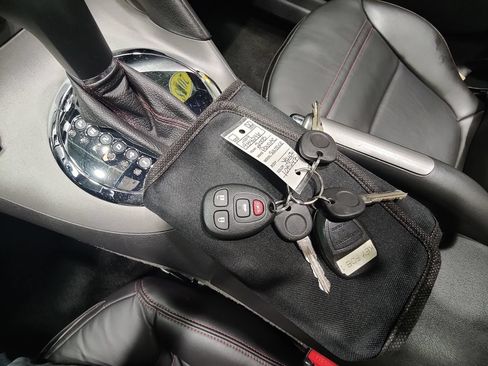 Used 2008 Pontiac Solstice GXP w/ Premium Package RWD image 32