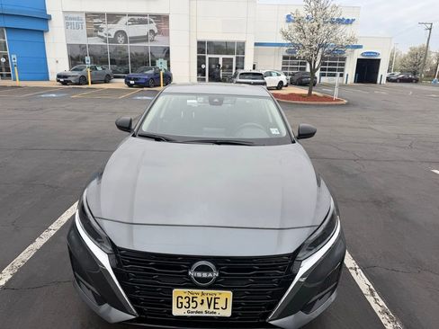 Used 2025 Nissan Altima 2.5 SV image 1