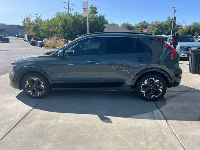 Used 2023 Kia Niro Wave w/ Wave Preserve Package FWD image 4