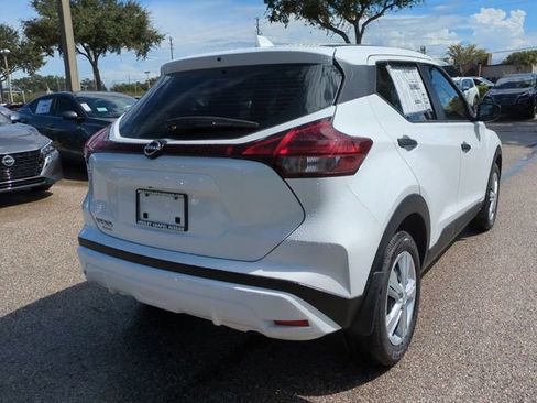 New 2025 Nissan Kicks Play S image 5