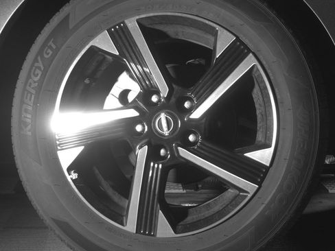 Used 2025 Nissan Sentra SV FWD image 15