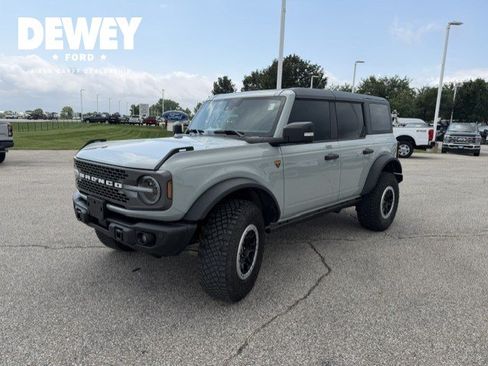Used 2023 Ford Bronco Badlands AWD/4WD image 3