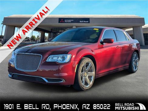 Used 2019 Chrysler 300 Touring image 1