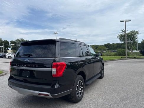 Used 2024 Ford Expedition XLT RWD image 7