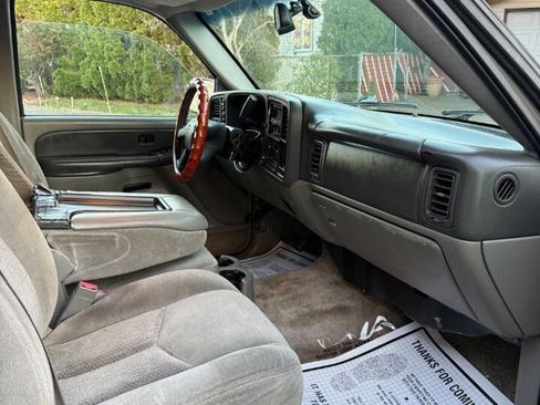 Used 2003 Chevrolet Suburban LS AWD/4WD image 15