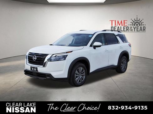 Used 2024 Nissan Pathfinder SV FWD image 3
