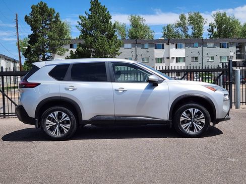 Used 2023 Nissan Rogue SV AWD/4WD image 4