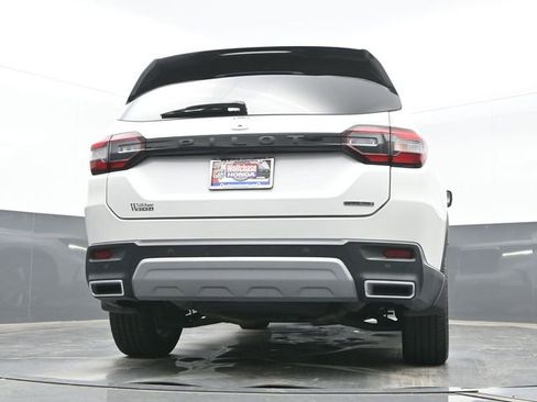 Certified 2023 Honda Pilot Touring image 24