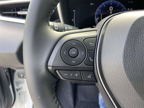 Used 2025 Toyota Corolla XSE image 31