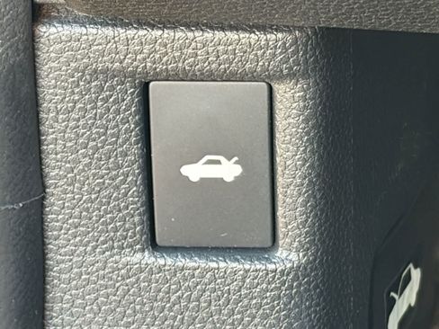 Used 2023 Honda Accord LX image 9