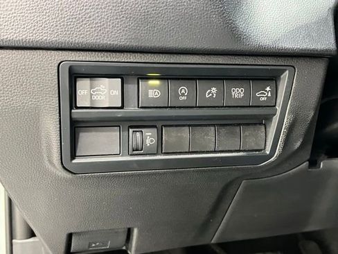 Used 2025 Toyota Tundra SR5 w/ SR5 Convenience Package RWD image 20