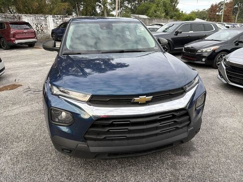 Used 2021 Chevrolet TrailBlazer LS FWD image 2