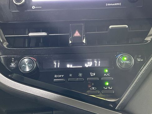 Used 2022 Toyota Camry LE image 19