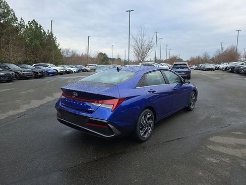 New 2026 Hyundai Elantra Limited FWD image 14