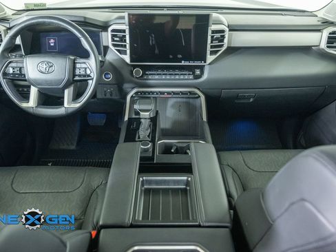 Used 2024 Toyota Tundra Limited AWD/4WD image 31