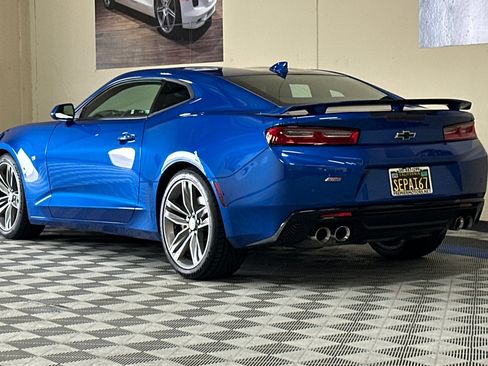 Used 2016 Chevrolet Camaro SS RWD image 6