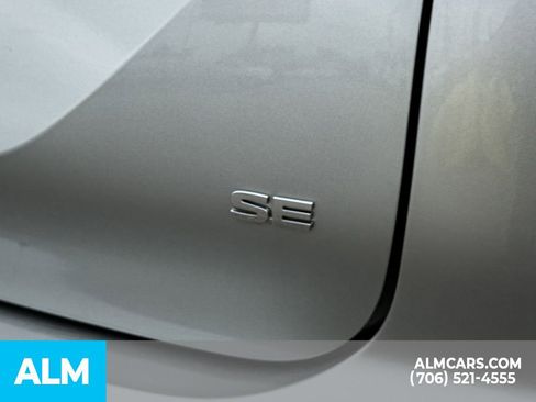 Used 2025 Mitsubishi Outlander SE FWD image 8